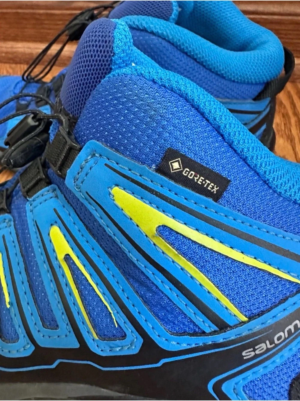 Salomon Hiking Shoes Kids Size 2 X-Ultra GTX
